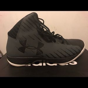 Underarmour Jet Mid